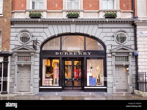 burberry shop in london.